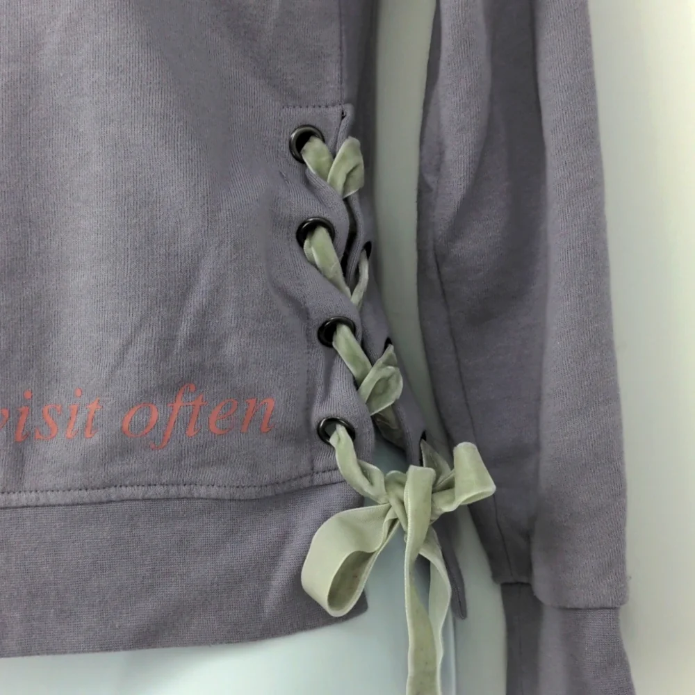 Disney Parks I Don't Live in Fantasyland But Visit Often Sweatshirt Size XS - Picture 6 of 8